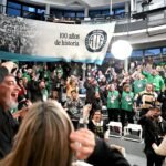 plenario de ate donde festejan resolución que beneficia a los empleados estatales el 27 de junio